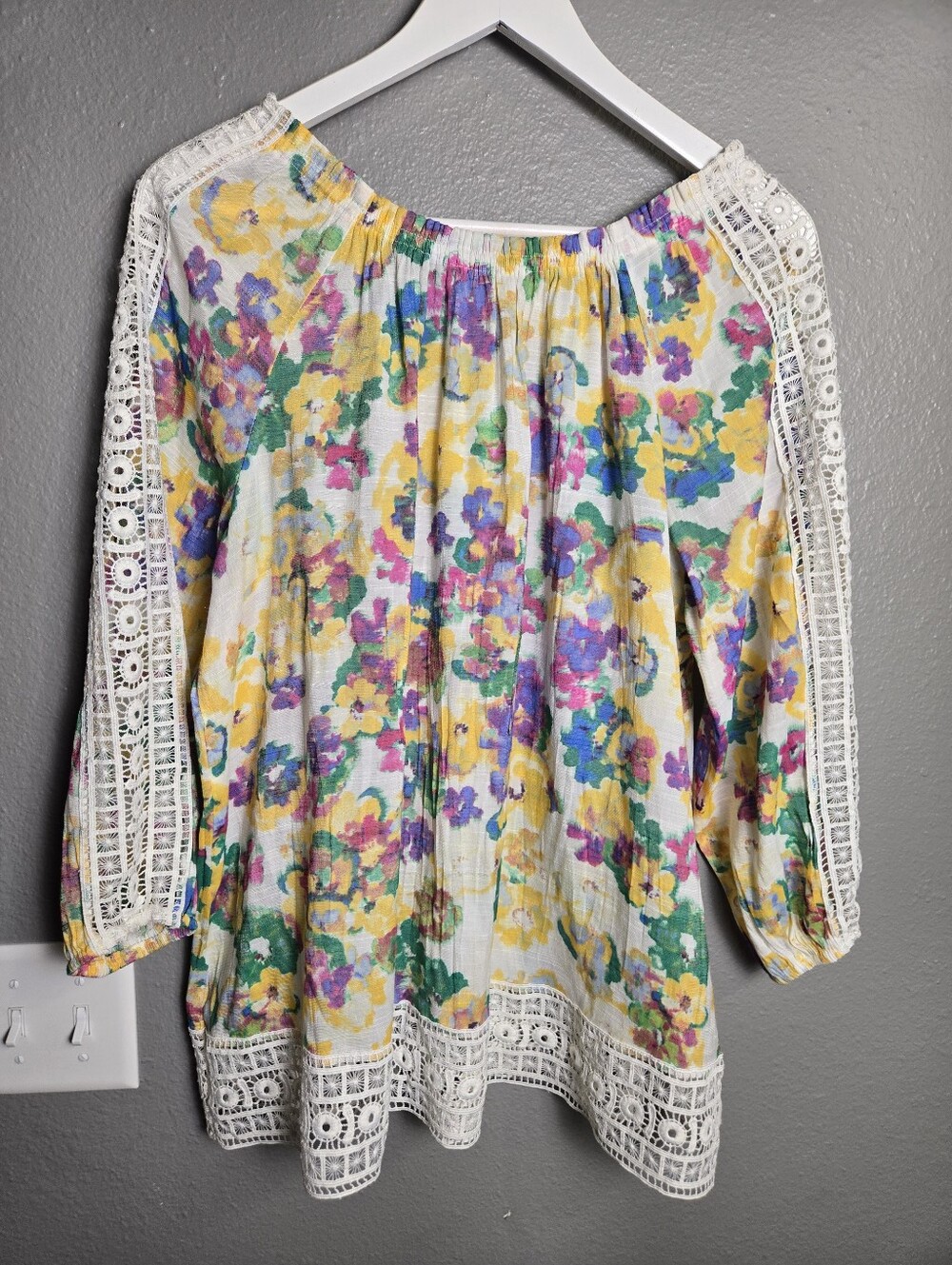 Hope & Harlow Floral Blouse Crochet Trim Size Medium